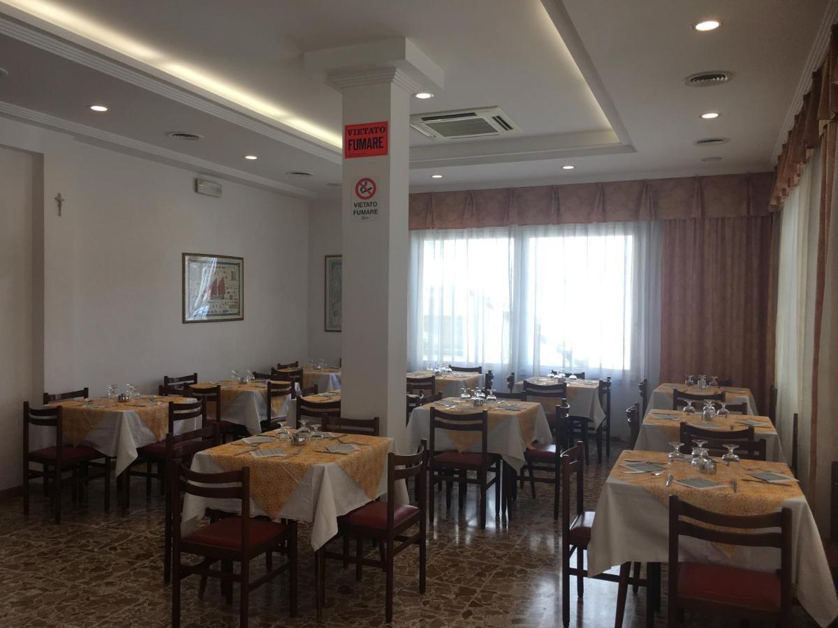 Hotel Villa Rinaldini 리미니 외부 사진